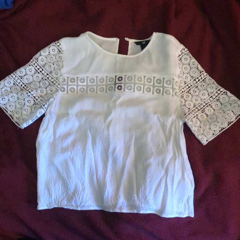 White T-shirt blouse with lace detail
